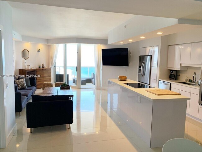 Building Photo - 4779 Collins Ave
