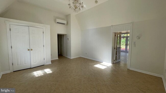 Building Photo - 10130 Blake Ln