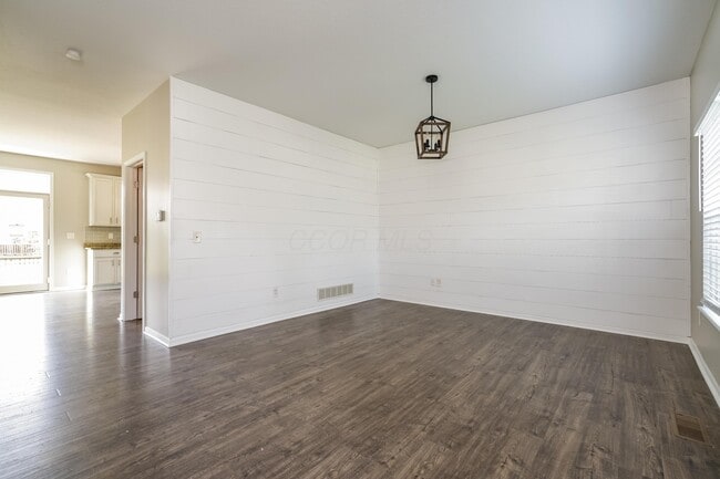 Building Photo - 165 Butternut Pass