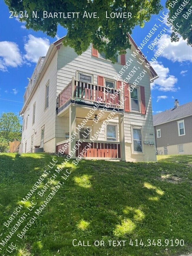 Primary Photo - 2434 N Bartlett Ave