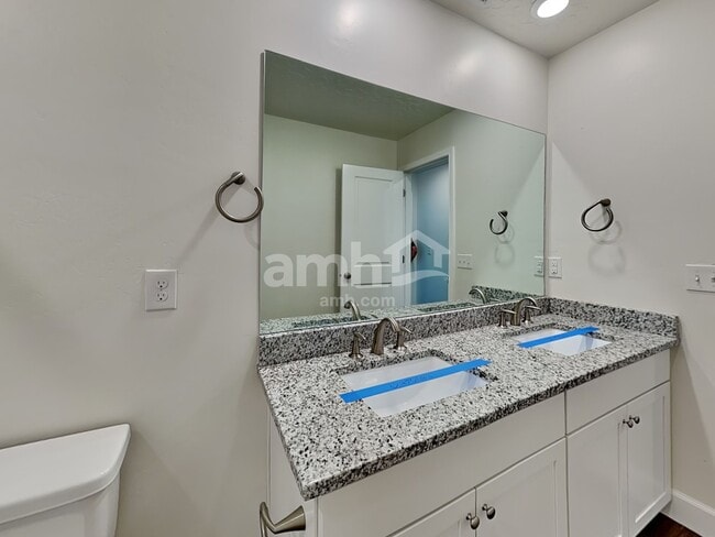 Building Photo - 1015 W 850 S