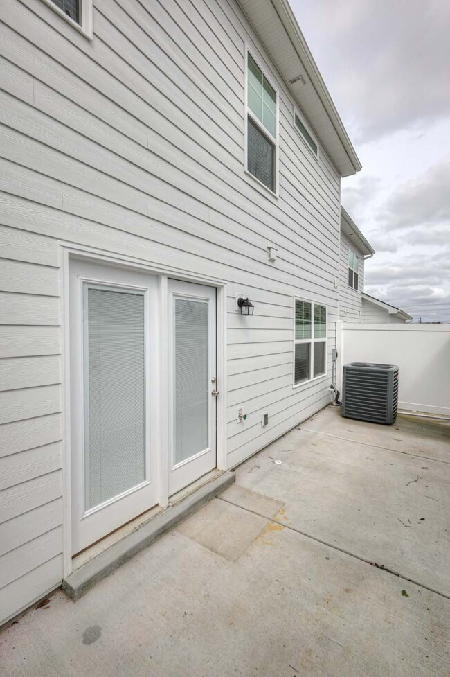 Building Photo - 165 Allie Towns Dr