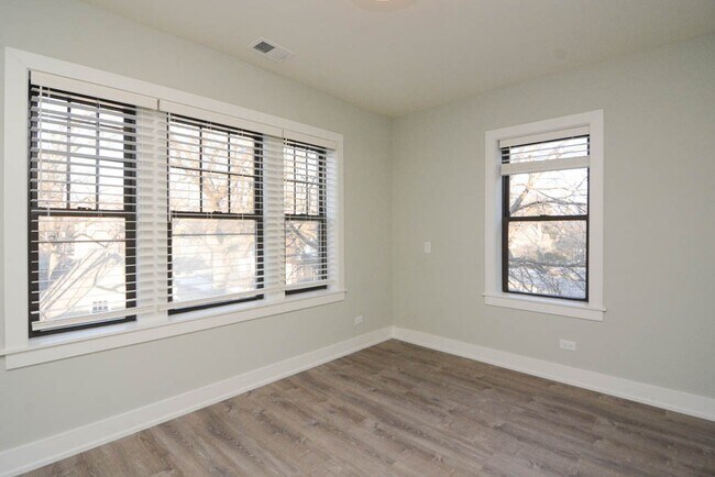 Building Photo - 919 Crain St