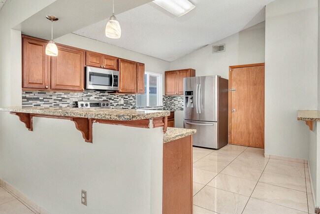 Building Photo - 2505 Kingston Ct