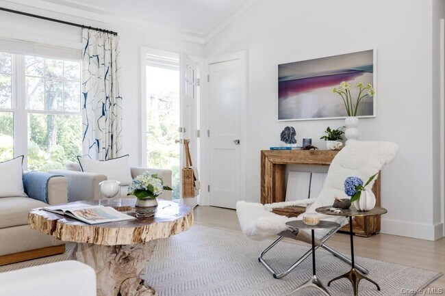 Building Photo - 48 Middle Pond Rd