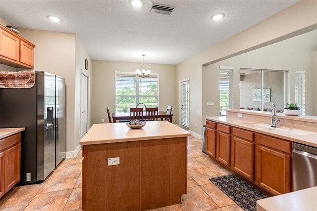 Building Photo - 2330 Nesslewood Dr