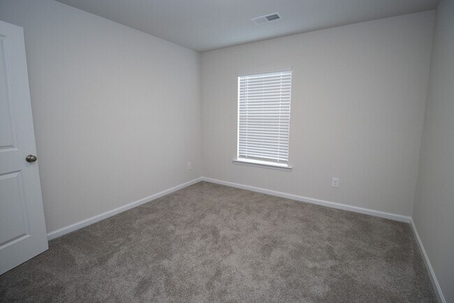 Building Photo - New 3-Bed, 2.5-Bath Home in Hopkins with M...