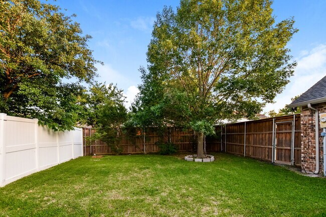 Building Photo - 426 Wheatridge Ave