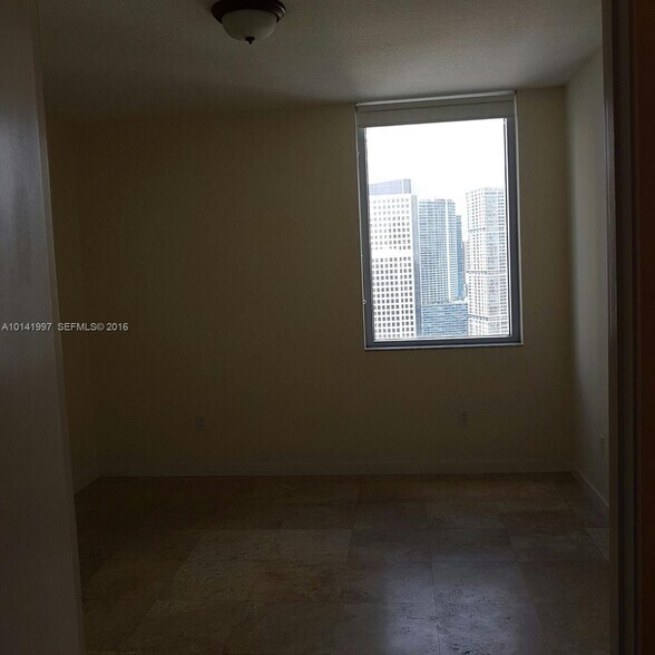 Building Photo - 1060 Brickell Ave