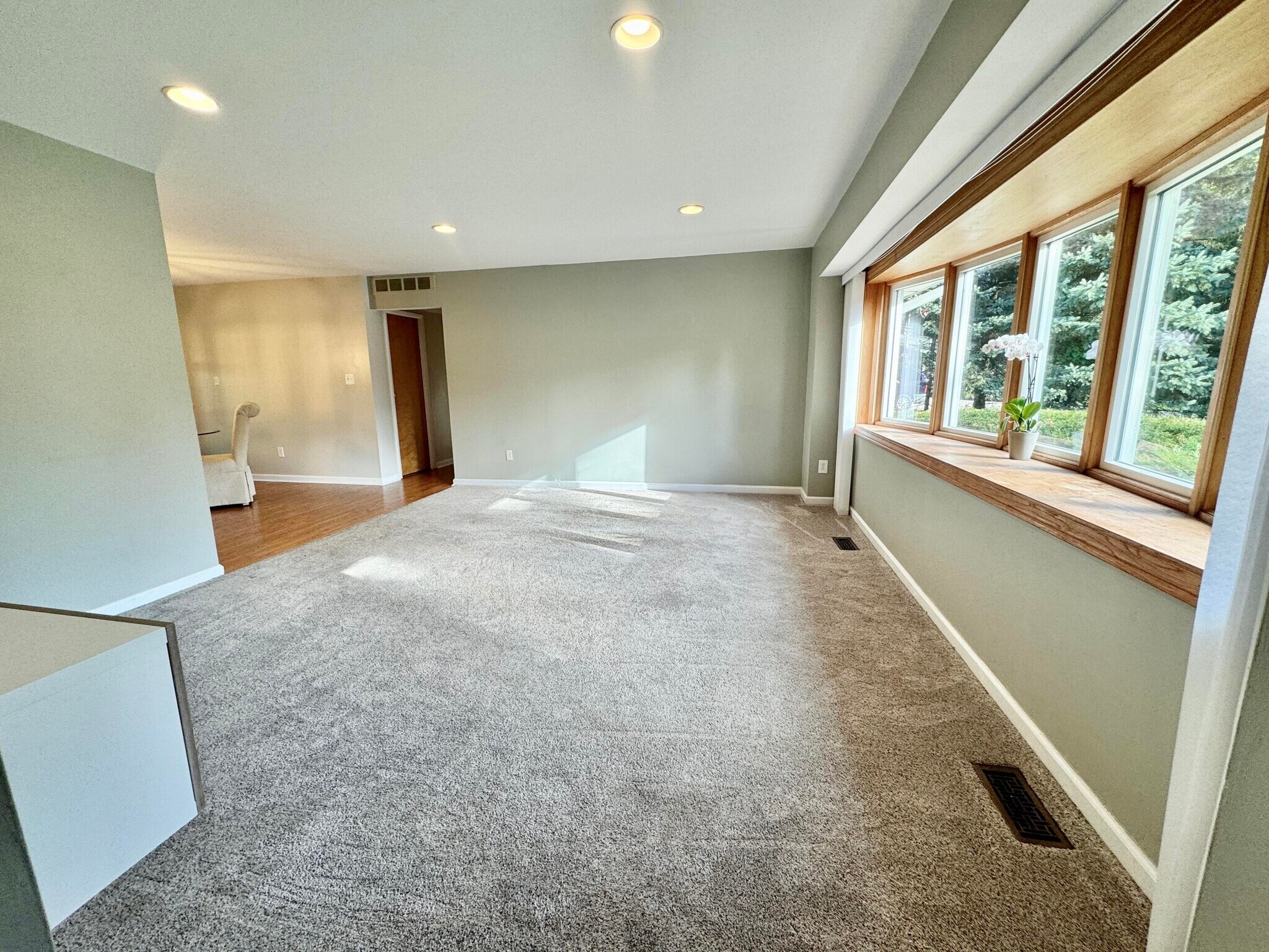 Building Photo - 24461 Willow Ln