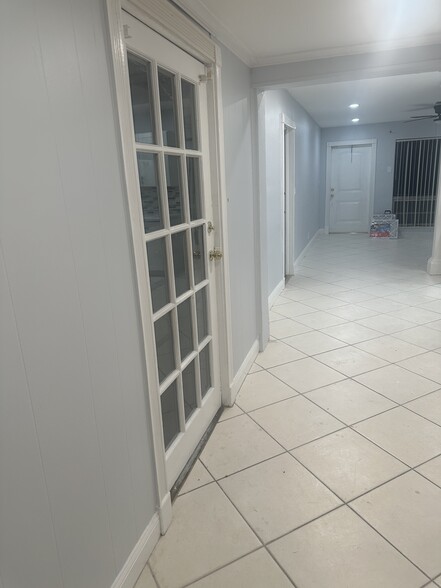 Building Photo - 1841 SW 46th Ave