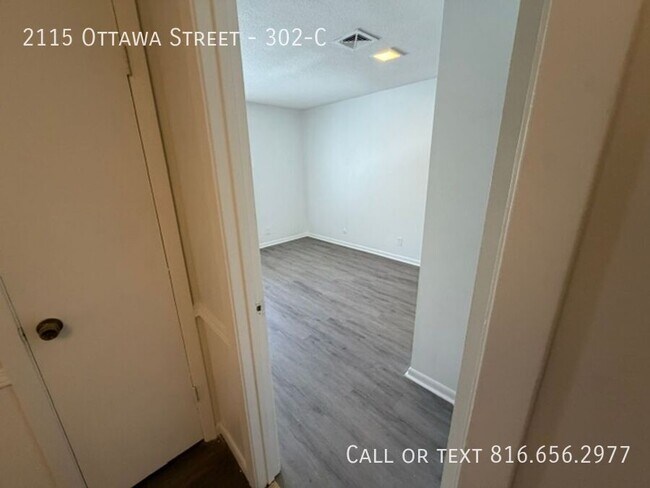 Building Photo - 2115 Ottawa St