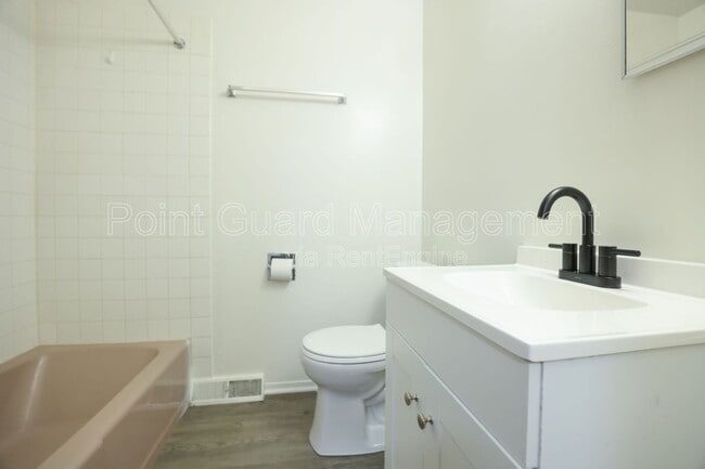 Building Photo - 5115 N 60th St