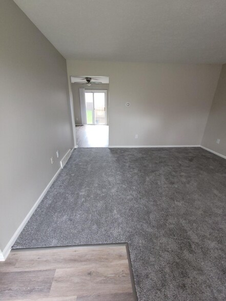 Building Photo - 2206 Harsh Ave SE