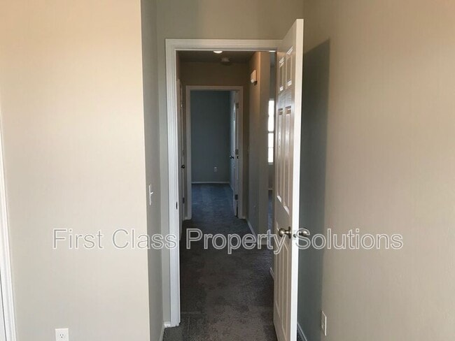 Building Photo - 1716 West Antler Way