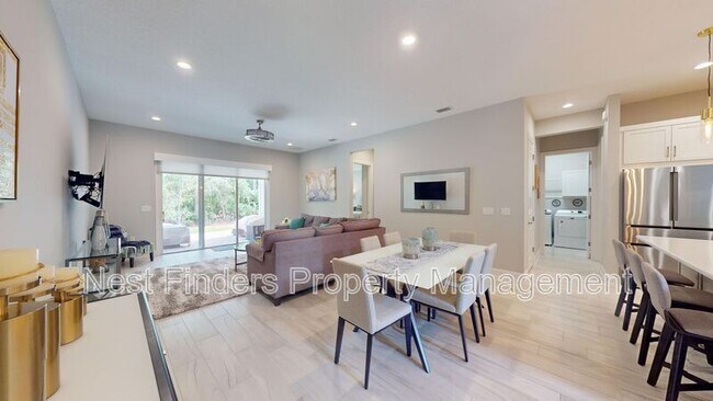 Building Photo - 33 Ficus Ln