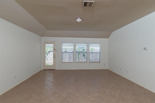 Building Photo - 11712 Logan Ridge Dr