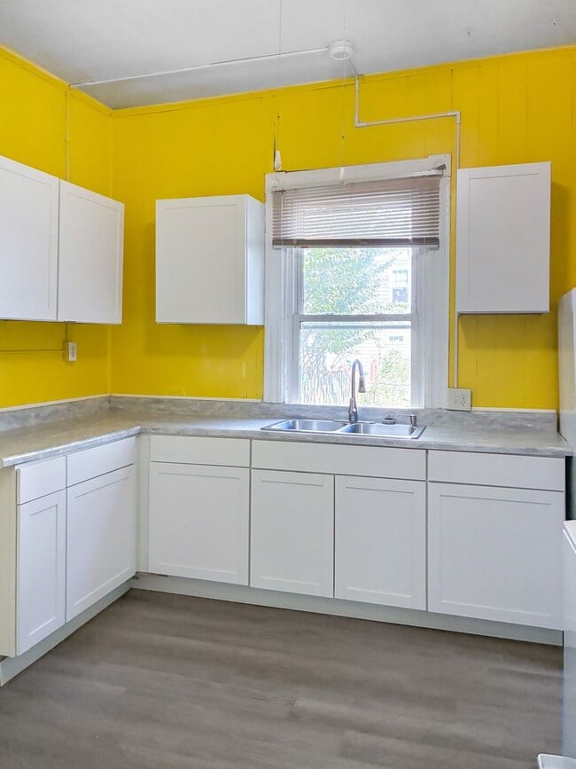 Building Photo - Charming Fan District Home with Classic De...