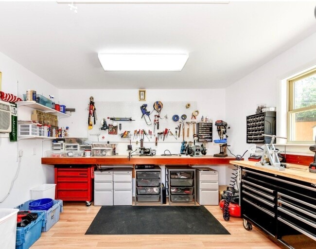 Building Photo - 9770 Tappenbeck Dr
