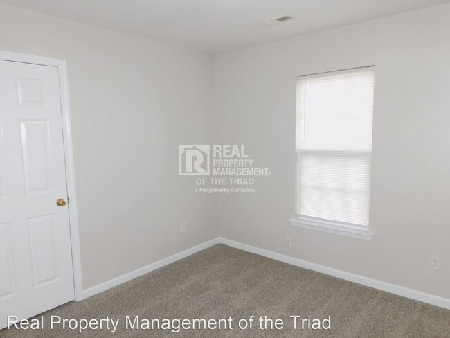 Building Photo - 4 br, 2 bath House - 3211 N. OHenry Blvd.