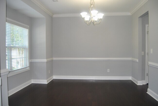 Building Photo - 5797 Highland Grove Dr