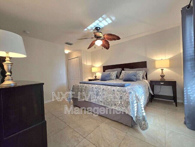 Building Photo - 1243 NW 22nd Ave