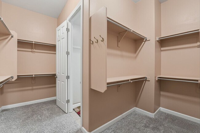 Building Photo - Welcome to this inviting Phoenix Rental - Available!
