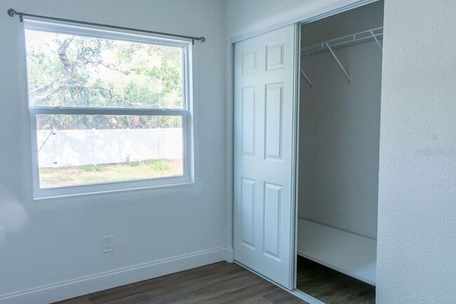 Building Photo - 6813 S Himes Ave