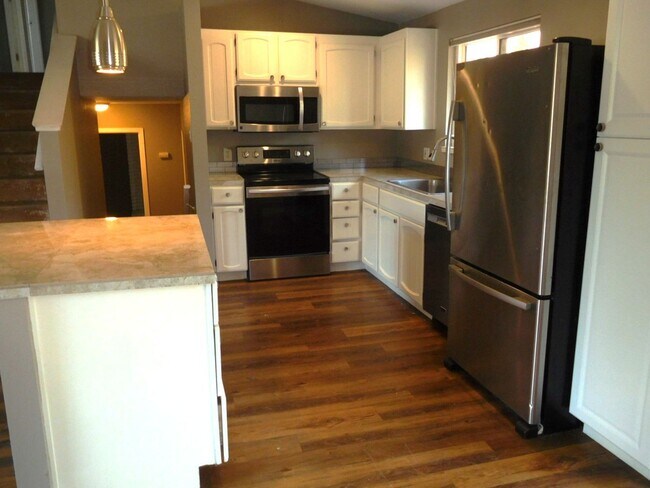 Building Photo - 1325 Williams Cir