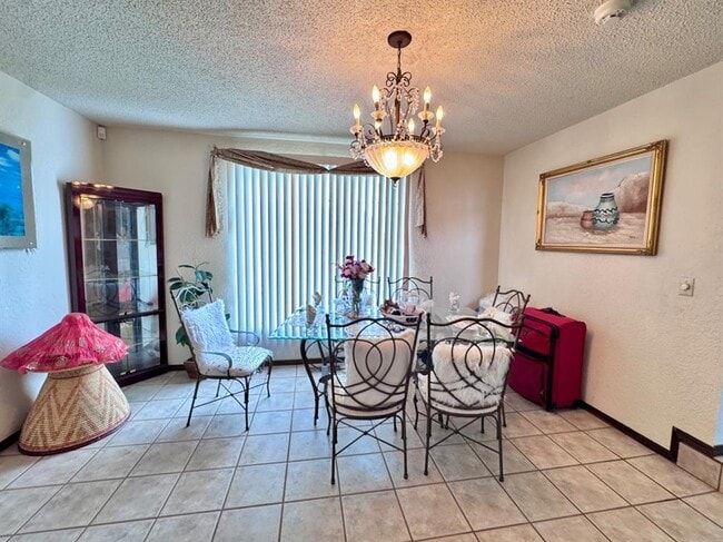 Building Photo - 2825 Tealwood Dr