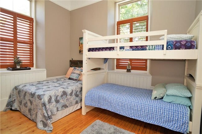 Building Photo - 426 Spring St