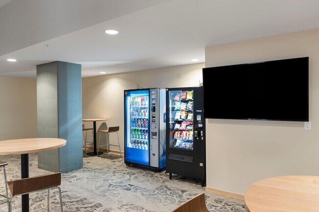 Building Photo - 1240 S 2nd St