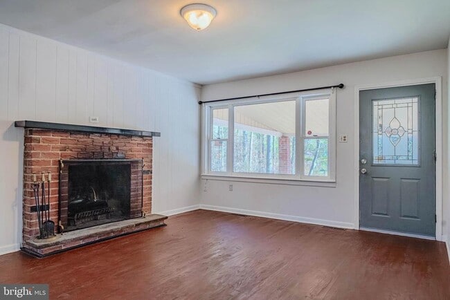 Building Photo - 1200 N Grange Ave