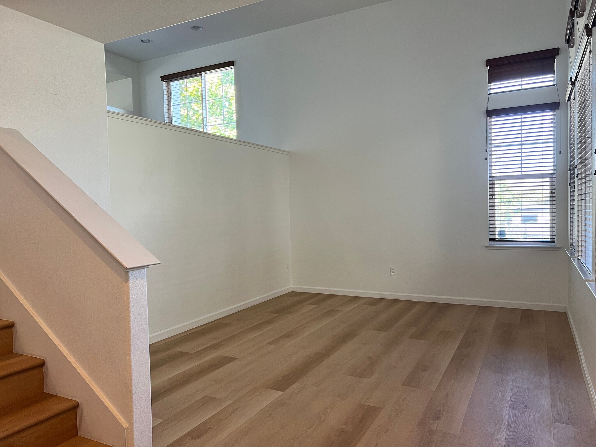 Building Photo - 357 Destino Cir