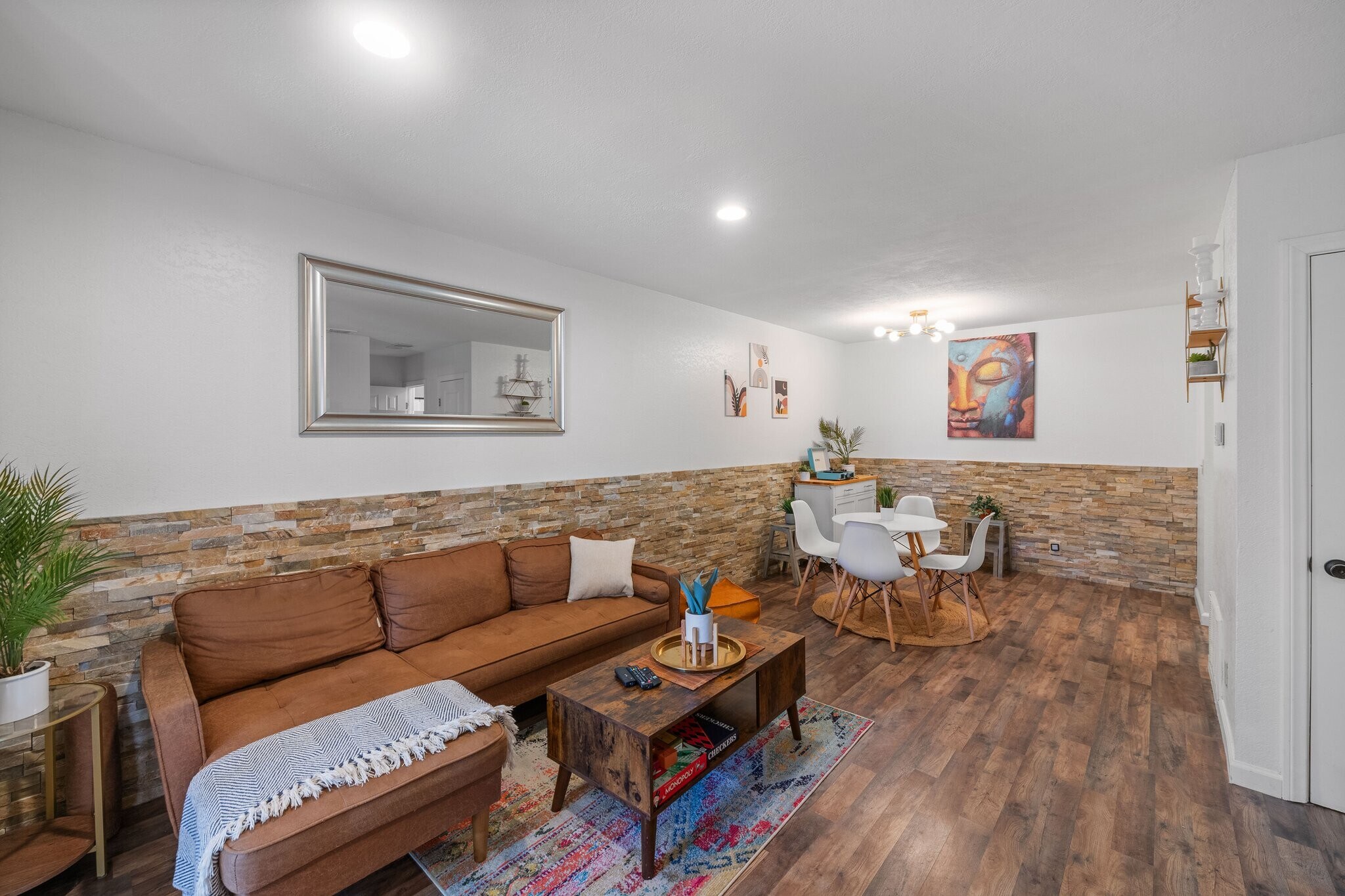 Building Photo - 510 N Villa Ct