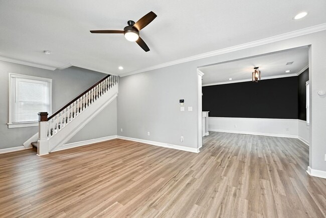 Building Photo - 931 Kenton Ave