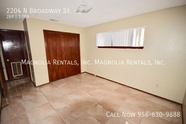 Building Photo - 2204 N Broadway St