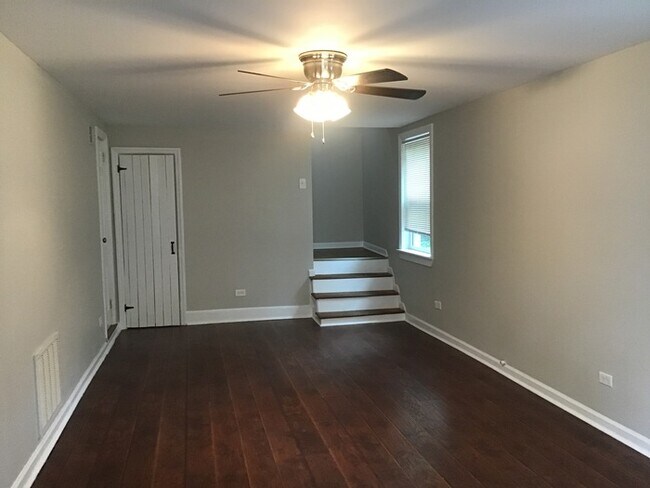 Building Photo - REDUCED!