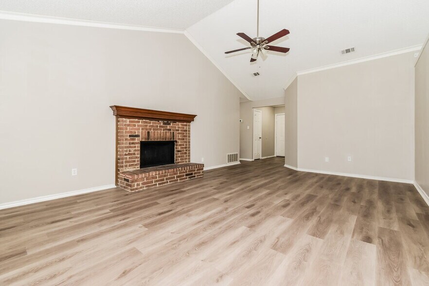 Building Photo - 117 Brockway Dr