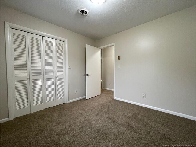 Building Photo - 4912 Rosehill Rd