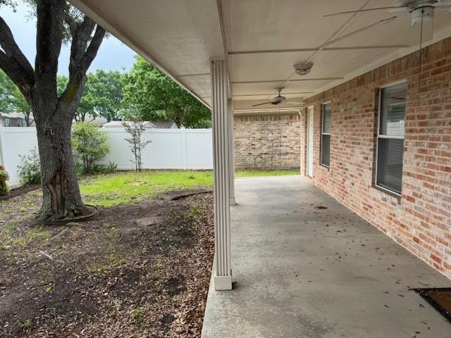 Building Photo - 106 Royal Crest Ct