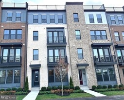 Building Photo - 43396 Farringdon Sq