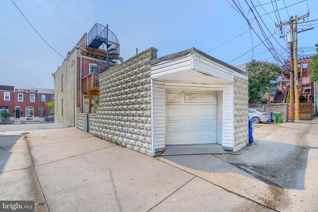 Building Photo - 609 East St