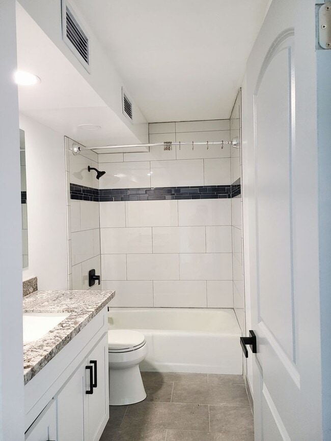 Building Photo - KAHANA MANOR 1BD 1 BA OCEAN VIEW AVAILABLE 12/1/25 FOR 1 YR. TERM