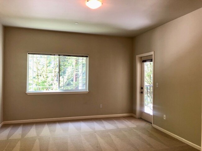 Building Photo - 1Bd/1.5Ba Kenmore Condo