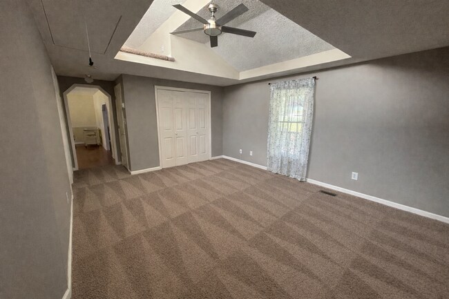 Building Photo - 4680 Plateau Rd