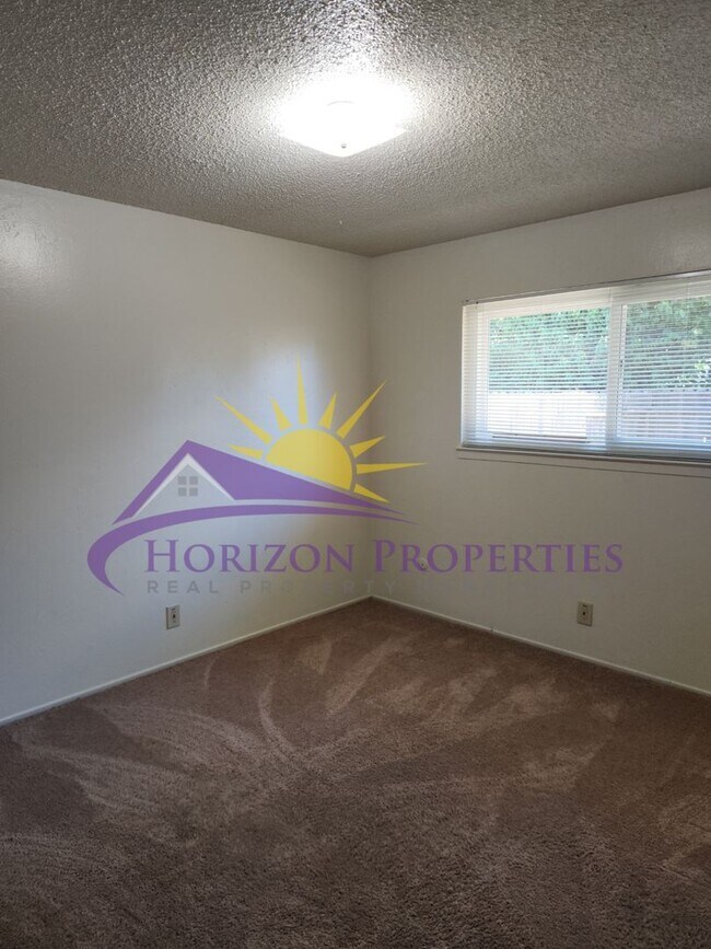 Building Photo - 1430-1432 Topaz Way