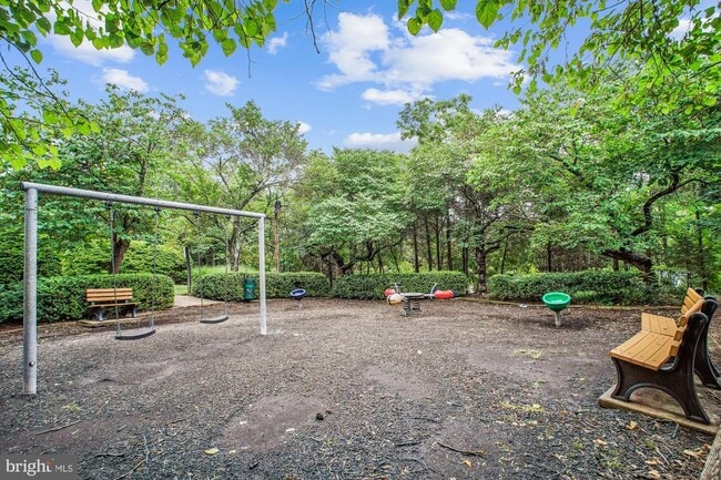 Building Photo - 45590 Whitcomb Square