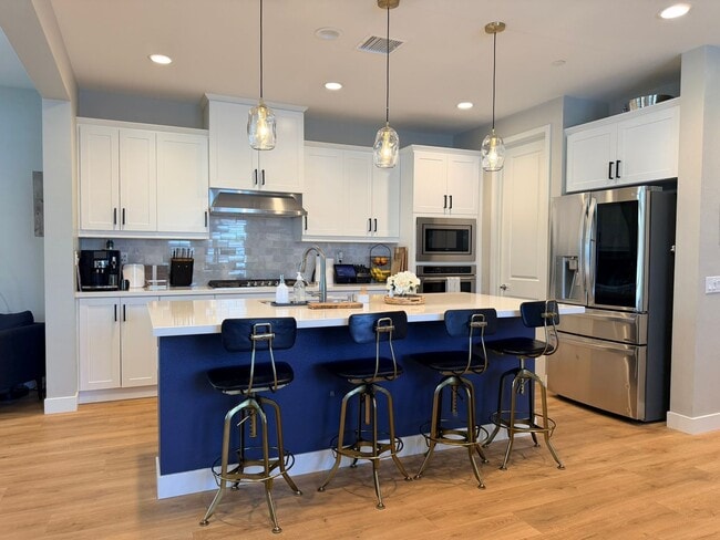 Building Photo - Elegant Rancho Mission Viejo Home with Open Floor Plan
