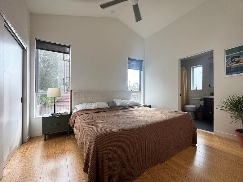 Building Photo - 2284 India St